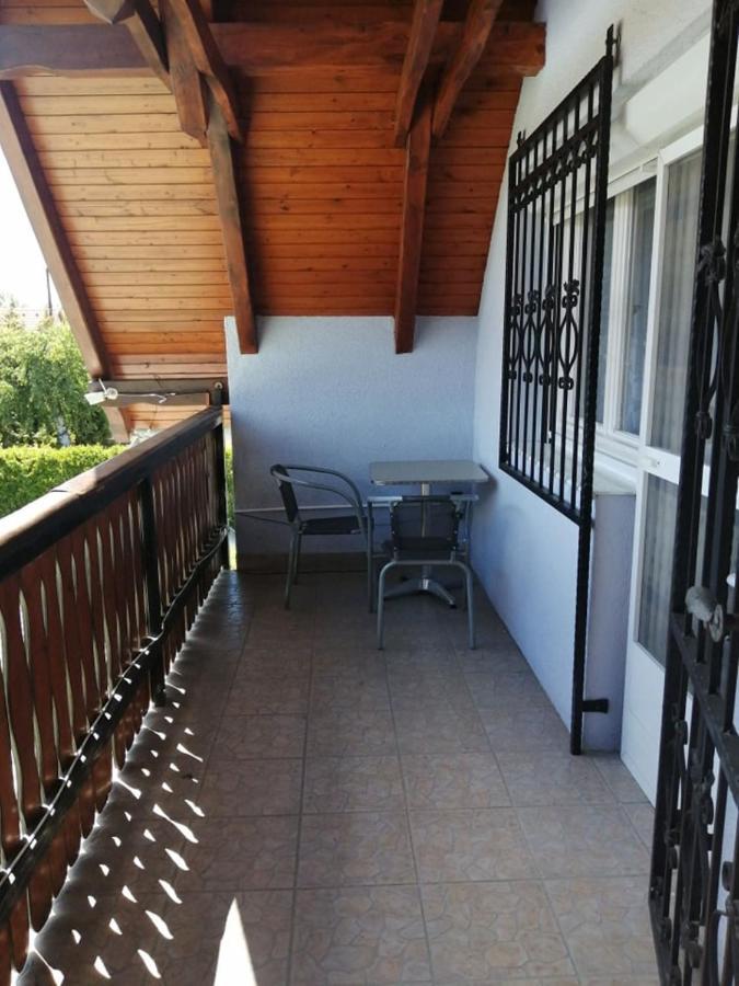 Schoenes Ferienhaus Mit Grossen Pool 250 M Vom Balaton Balatonmáriafürdő Exterior foto